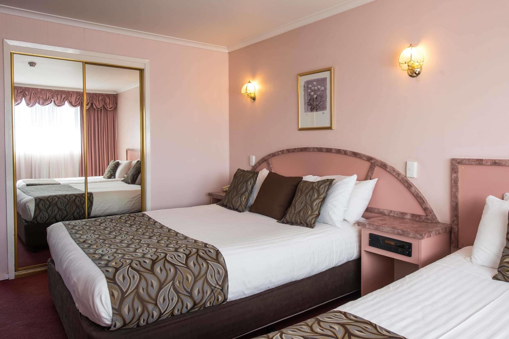 גלנורצ'י Best Western Balmoral Motor Inn מראה חיצוני תמונה