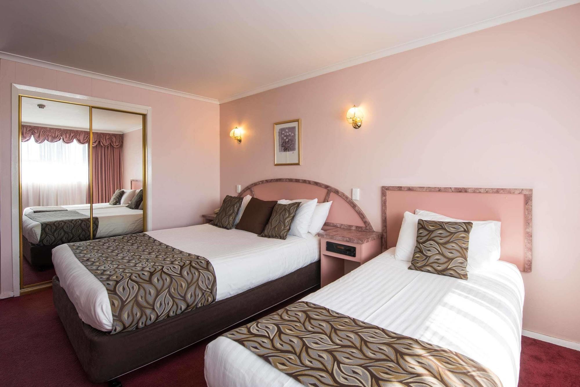 גלנורצ'י Best Western Balmoral Motor Inn מראה חיצוני תמונה